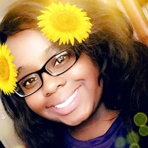 Meet your Posher, Alexus